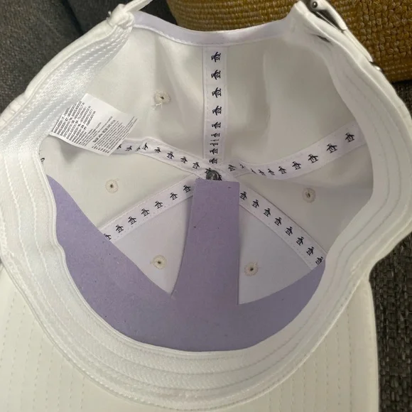 Original Penguin Cream Cap with Green Embroidery - Picture 4 of 6